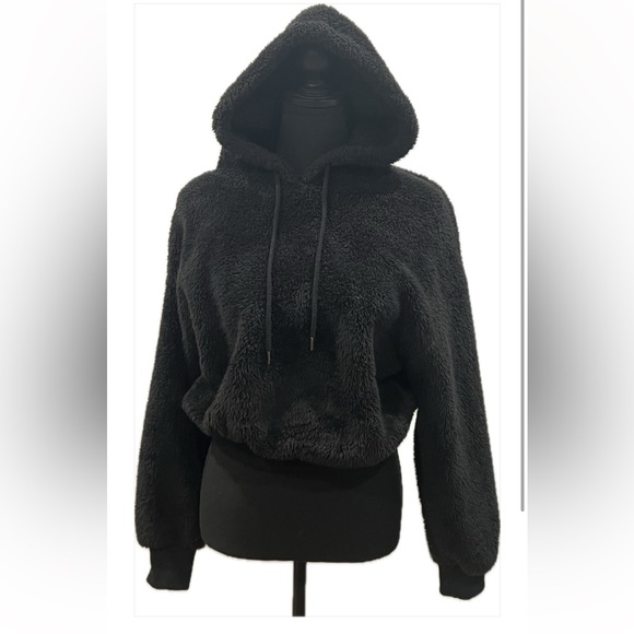 Forever 21 Sweaters - FOREVER 21 crop sweater